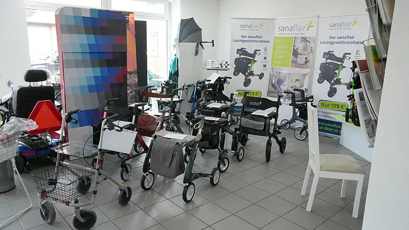 sanaflair Sanitätshaus Korschenbroich – Ausstellung Rollatoren