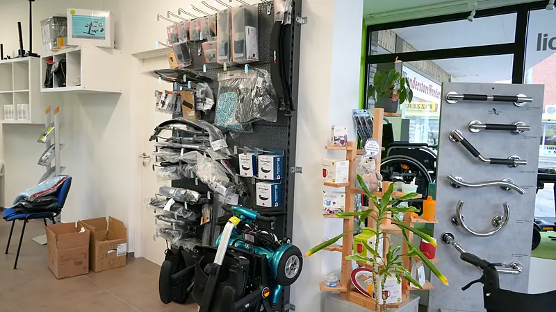 sanaflair Sanitätshaus Moers – Ausstellung Elektromobile